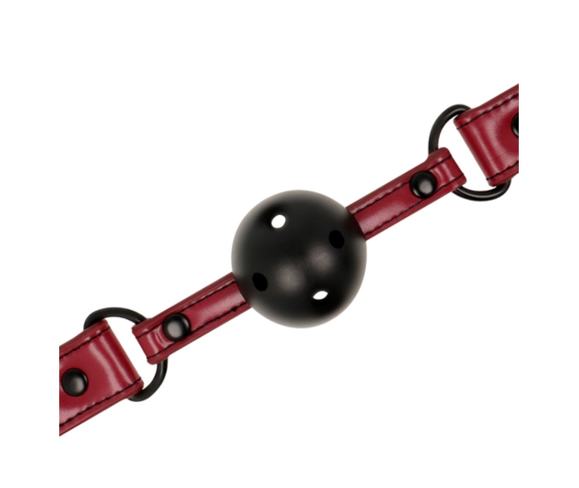 Bâillon boule respirant rouge bordeaux en cuir végan - Fetish Submissive
